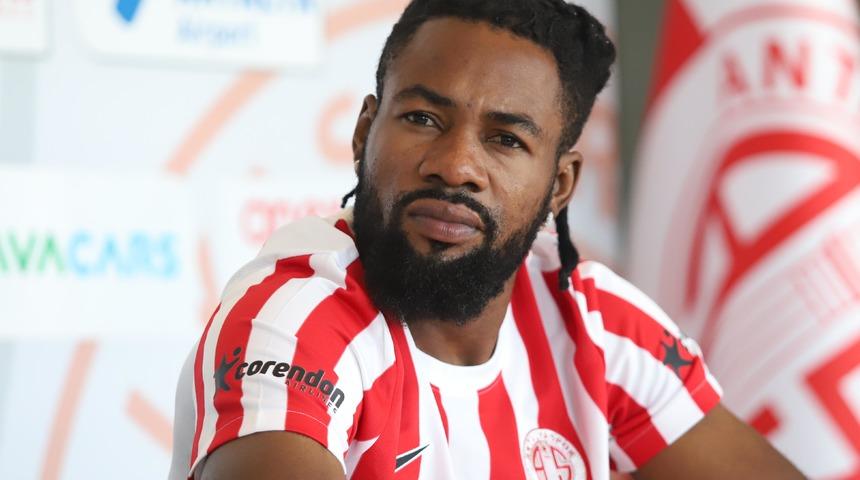 Antalyaspor, Galatasaray'dan Luyindama'yı kiraladı