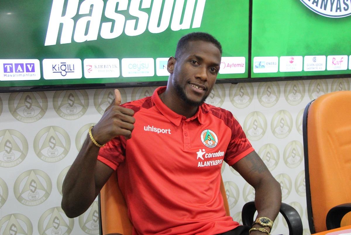 Alanyaspor, Ey&uuml;pspor'dan Khadim Rassoul'&uuml; bir yıllığına kiraladı