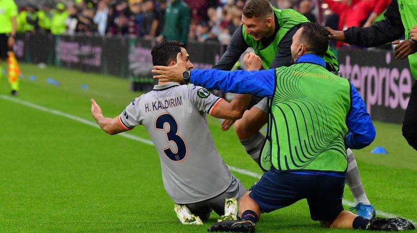 Başakşehir, Avrupa'da şov yaptı! Emre Belözoğlu'nun öğrencileri, Hearts deplasmanında fark yaptı...