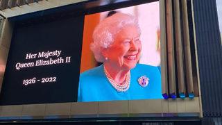 İngiltere yasta! Kraliçe Elizabeth'in ölümünün ardından Londra sokaklarından ilk görüntüler