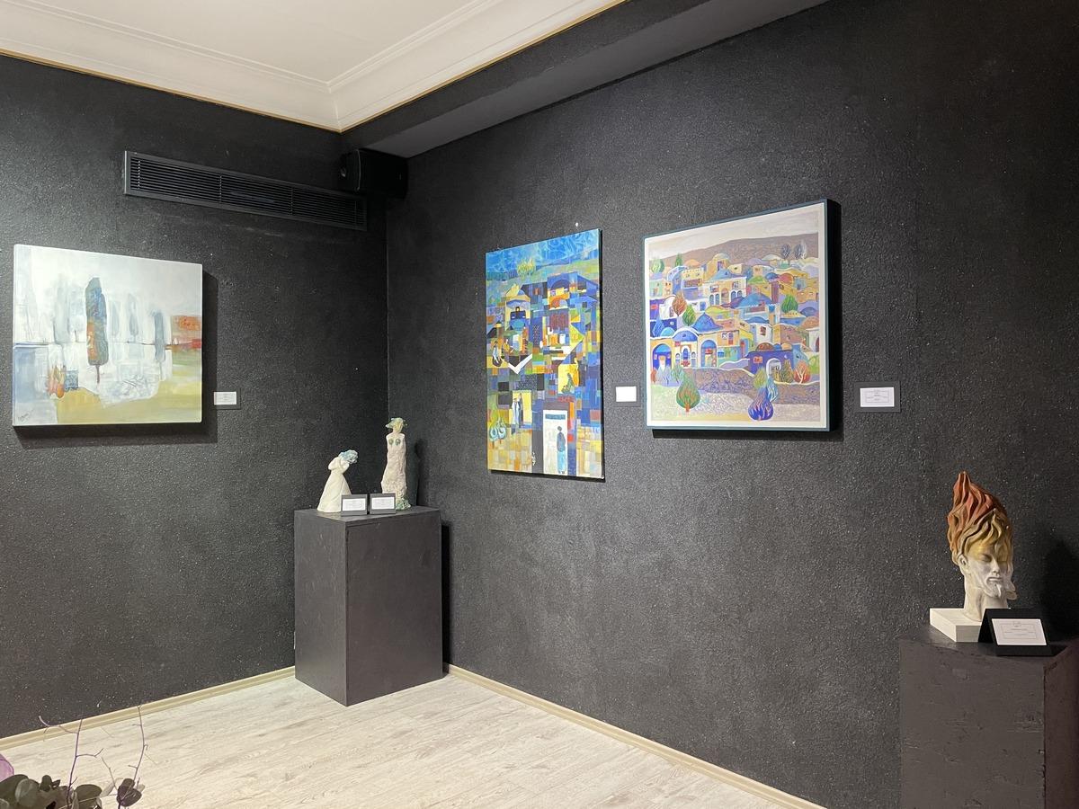 İranlı sanat&ccedil;ıların eserlerinden oluşan "Art Expo Tebriz" sergisi İstanbul&rsquo;da a&ccedil;ıldı