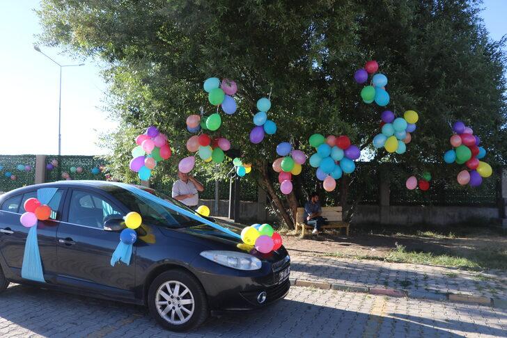 Erzurum'da devlet korumasındaki çocuklara valinin makam aracı ve protokol araçlarıyla sünnet konvoyu G3