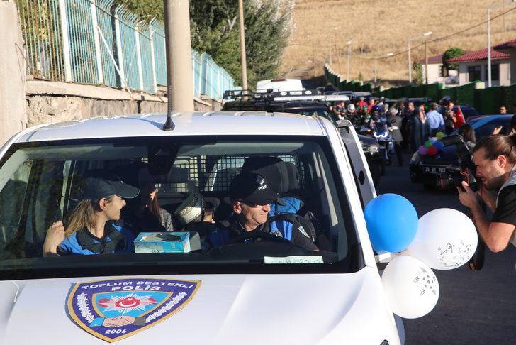 Erzurum'da devlet korumasındaki çocuklara valinin makam aracı ve protokol araçlarıyla sünnet konvoyu G4