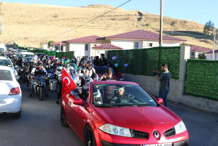 Erzurum'da devlet korumasındaki çocuklara valinin makam aracı ve protokol araçlarıyla sünnet konvoyu G5