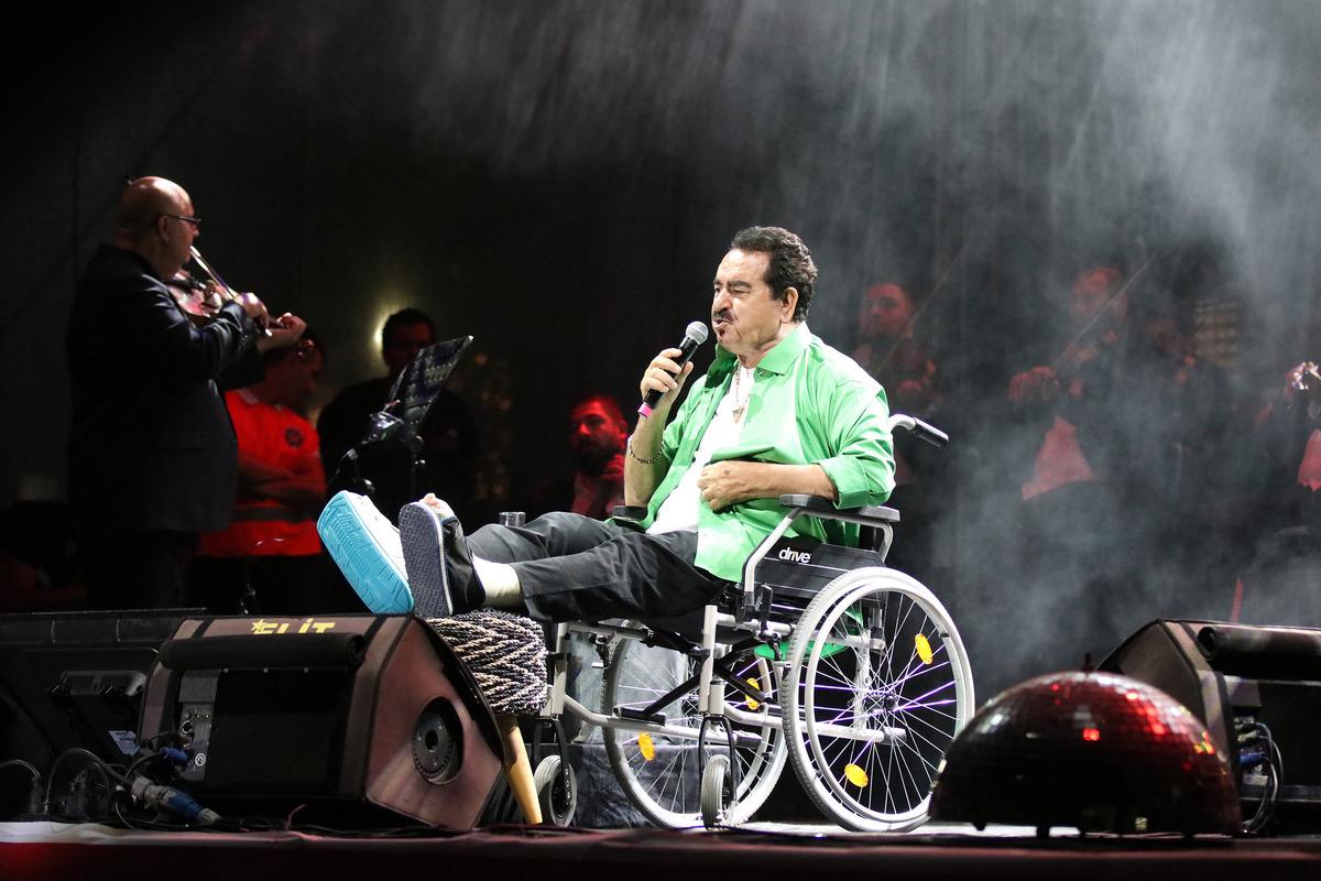 İbrahim Tatlıses, Manisa'da konser verdi