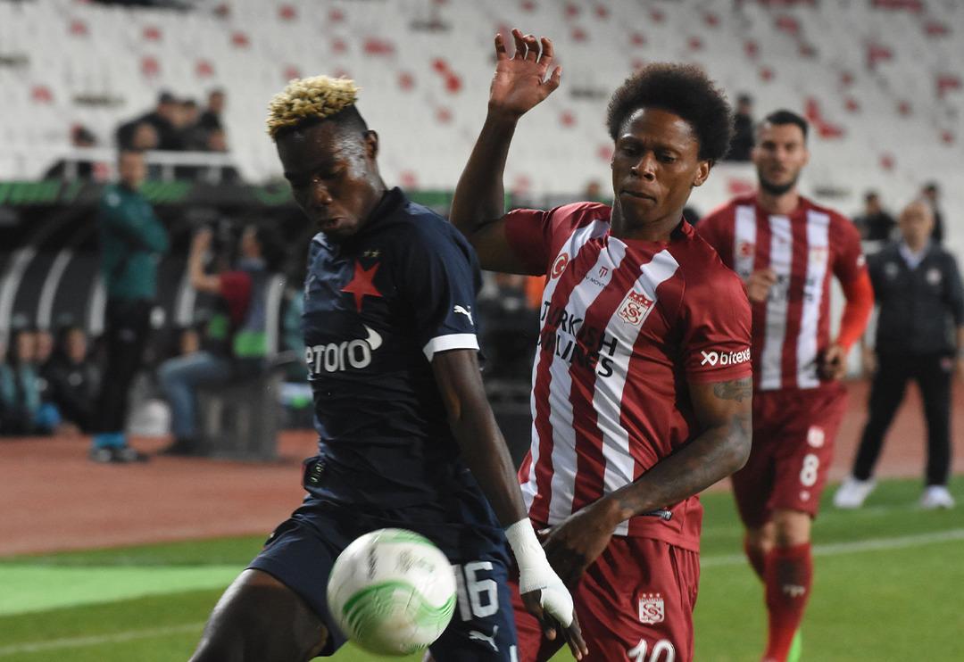 Sivasspor Slavia Prag ile 1-1 berabere kaldı! Yiğido 1 puanla başladı