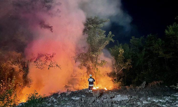 Düzce OSB çöplüğünde çıkan yangın itfaiye tarafından söndürüldü G4
