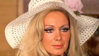 79'luk Filiz Akın’dan yeni paylaşım! Şezlong pozu hayran bıraktı 