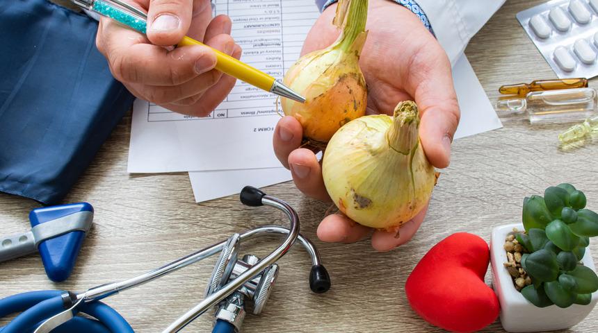 Yüksek kan şekerini anında düşürür, kanser riskini azaltır, bağışıklığı çelik gibi yapar... Soğanın faydaları nelerdir?