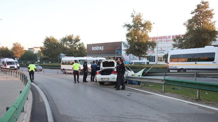 Bursa'da bariyere çarpan otomobilin sürücüsü hayatını kaybetti G2