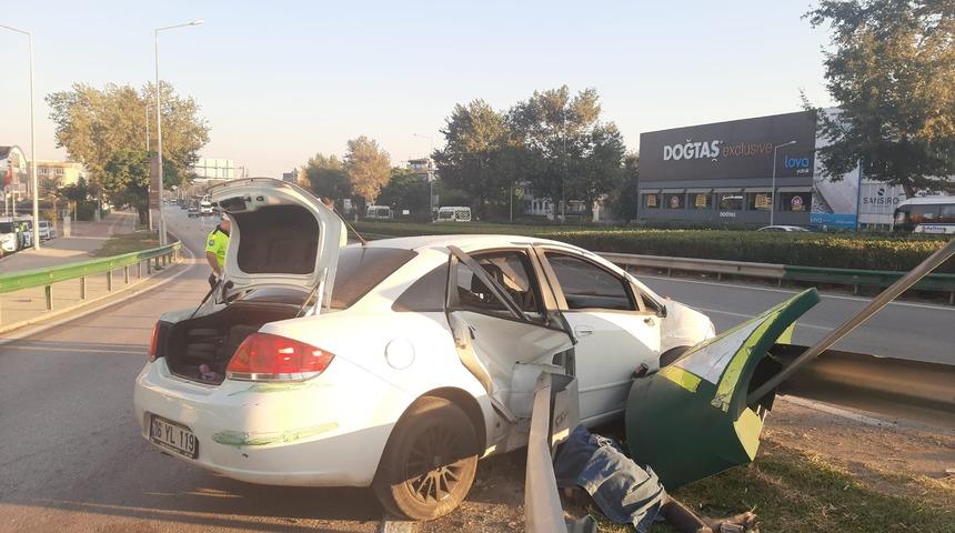 Bursa'da korkunç kaza, feci ölüm! Bariyere ok gibi saplandı