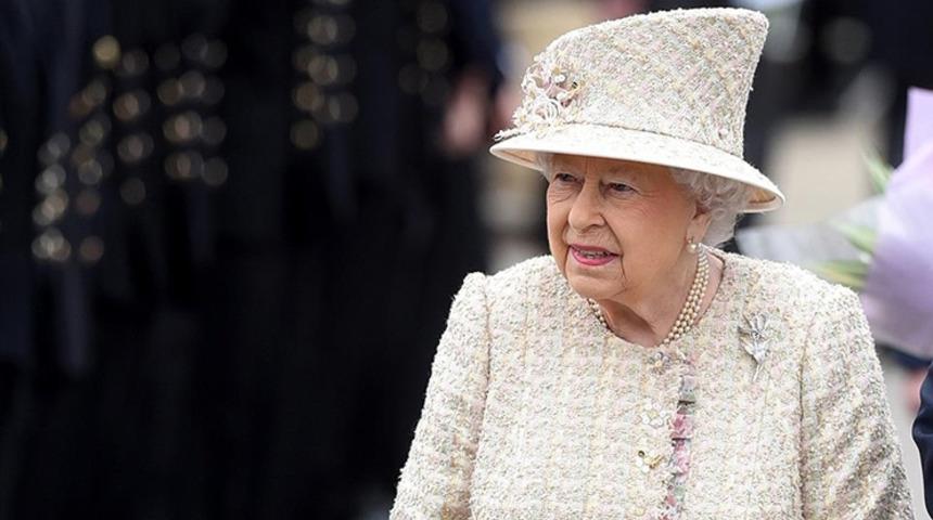 Sosyal medya bu paylaşımı konuşuyor! Kraliçe Elizabeth’in ölüm tarihini 7 ay önce yazmış