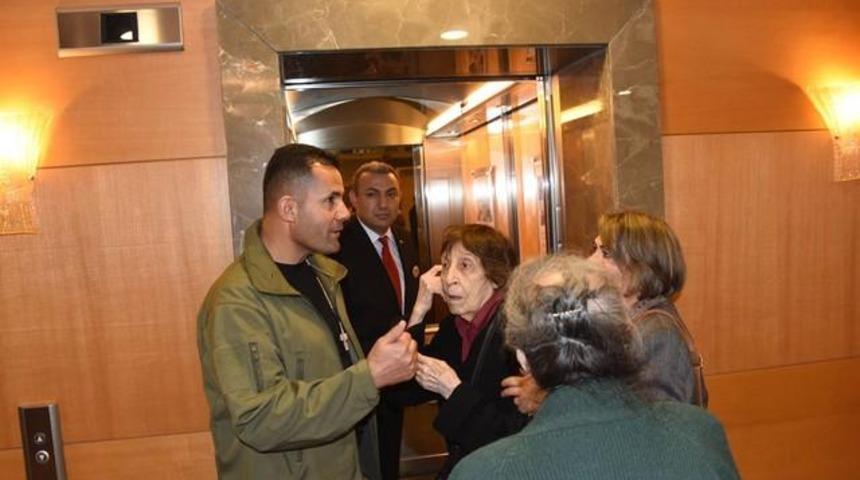 Rahşan Ecevit'e &Ccedil;ok B&uuml;y&uuml;k Ayıp Bakın Ne Yaptılar