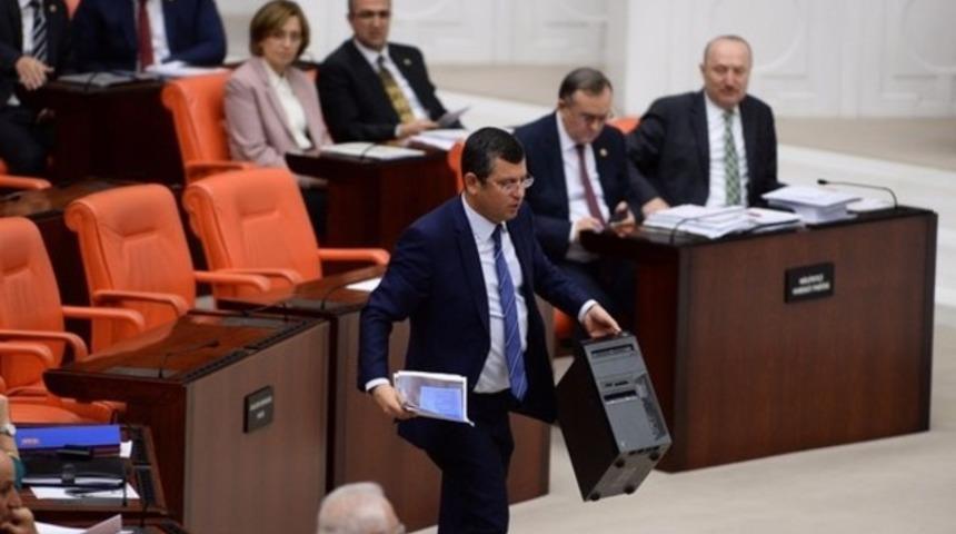 CHP Grup Başkanvekili &Ouml;zel&rsquo;den Meclis personeli hakkında iddia