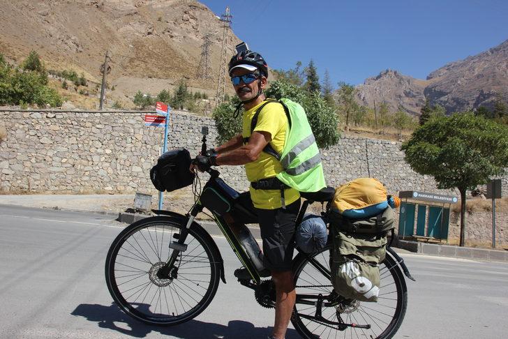 Emekli postacı Samsun'dan Hakkari'ye pedal çevirdi G1