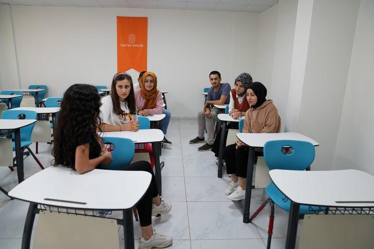 Diyarbakır'da akademi liselerinden yararlanan 800 öğrenci üniversiteye yerleşti G1