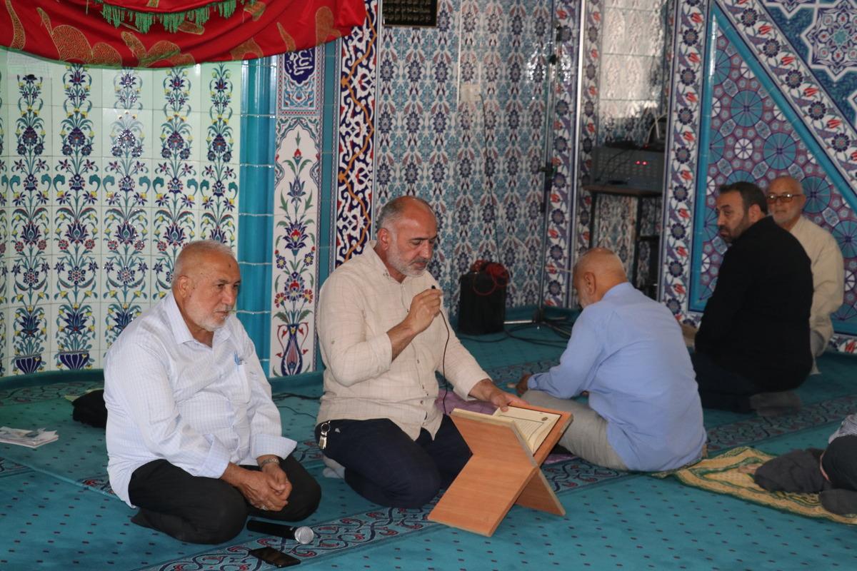 Iğdır'da 7 yıl &ouml;nce ter&ouml;r saldırısında şehit olan 13 polis i&ccedil;in mevlit okutuldu