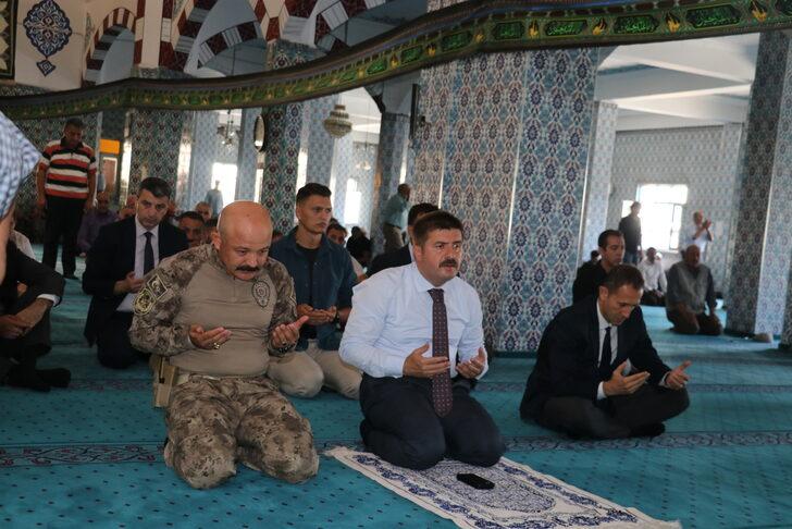 Iğdır'da 7 yıl önce terör saldırısında şehit olan 13 polis için mevlit okutuldu G3