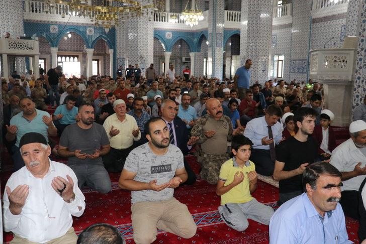 Iğdır'da 7 yıl önce terör saldırısında şehit olan 13 polis için mevlit okutuldu G4