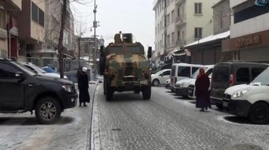Diyarbakır'da polise silahlı saldırı!