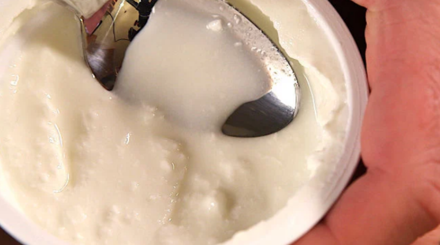 Şifa kaynağını çöpe atıyorsunuz! Her gün içilen yoğurt suyunun faydaları saymakla bitmiyor 