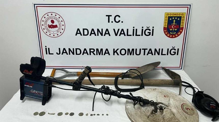 Adana'da kaçak kazı yapan 4 kişi suçüstü yakalandı