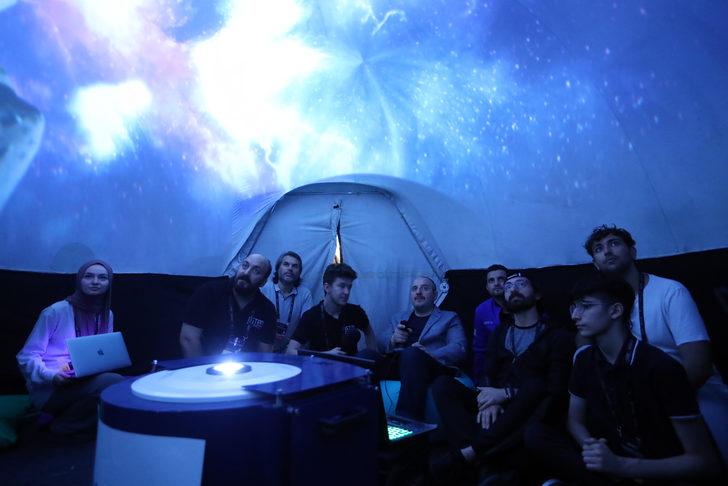 Bakan Varank, Bilişim Vadisi'nde oyun geliştirme yaz kampını ziyaret etti: G3