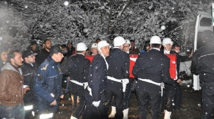 Şehit polisin cenazesi baba evinde