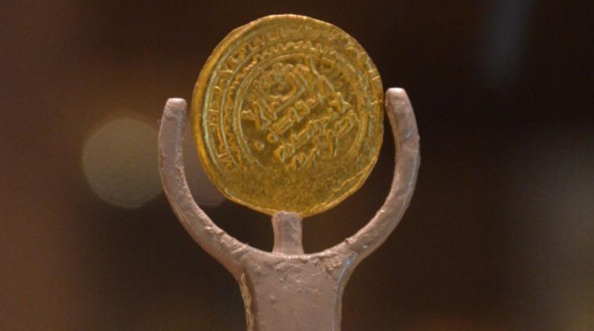 Antalyalı bir koleksiyoner bağışladı! 1000 yıllık ’Alparslan Sikkesi’ Ahlat Müzesi’nde ziyarete açıldı