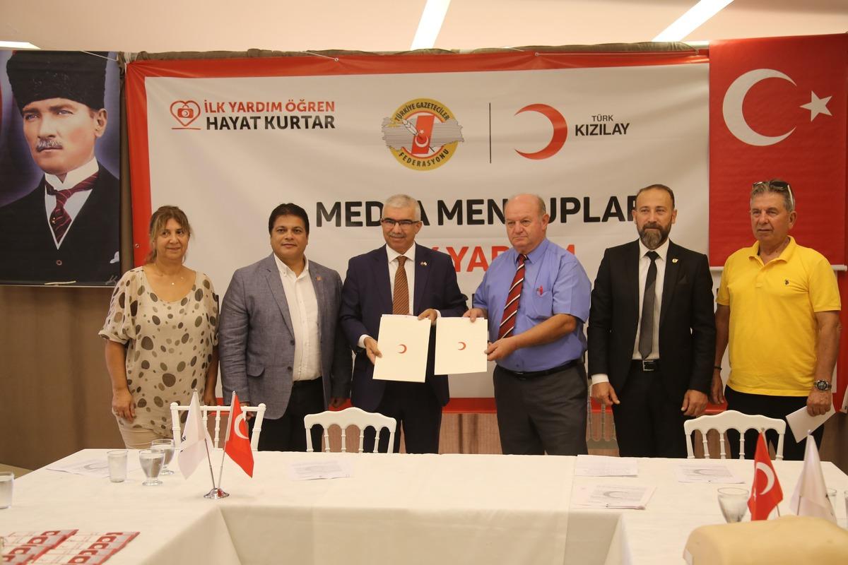 Adana'da gazetecilere y&ouml;nelik ilk yardım eğitimi protokol&uuml; imzalandı