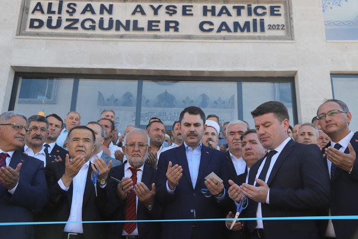 Bakan Kurum, Aksaray'da cami açılışı yaptı, esnafı ziyaret etti G1