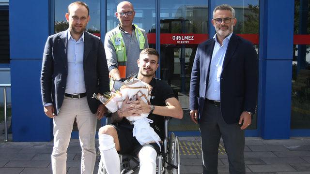 Sol dizinden operasyon geçiren Dorukhan Toköz Trabzon'a geldi