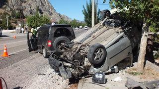 Tokat'ta iki hafif ticari aracın çarpıştığı kazada 7 kişi yaralandı