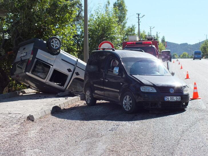Tokat'ta iki hafif ticari aracın çarpıştığı kazada 7 kişi yaralandı G2