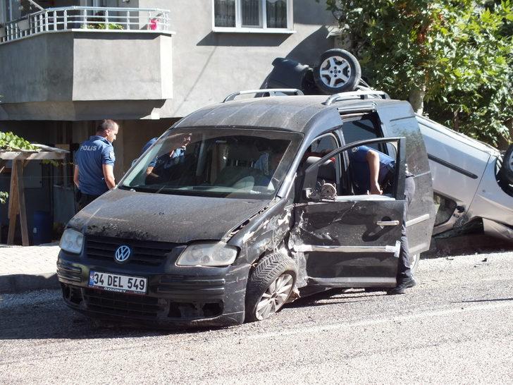 Tokat'ta iki hafif ticari aracın çarpıştığı kazada 7 kişi yaralandı G3