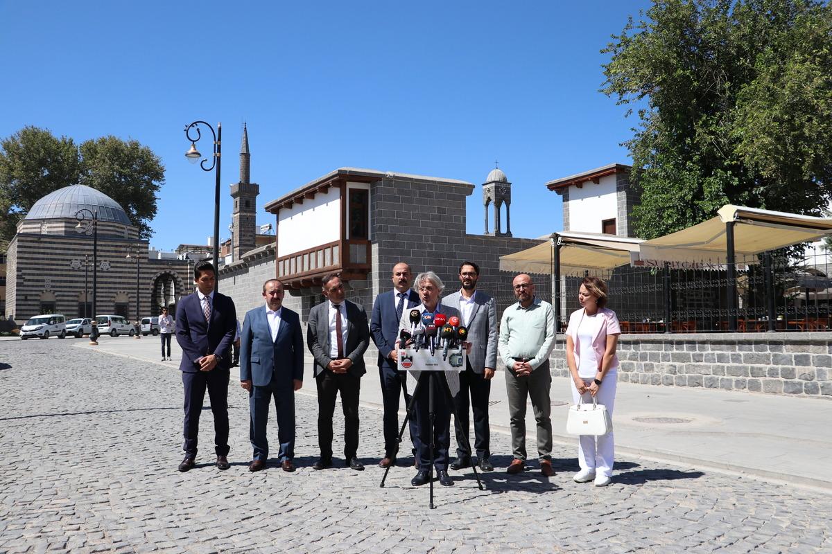 Diyarbakır'da "Sur K&uuml;lt&uuml;r Yolu Festivali" hazırlıkları s&uuml;r&uuml;yor