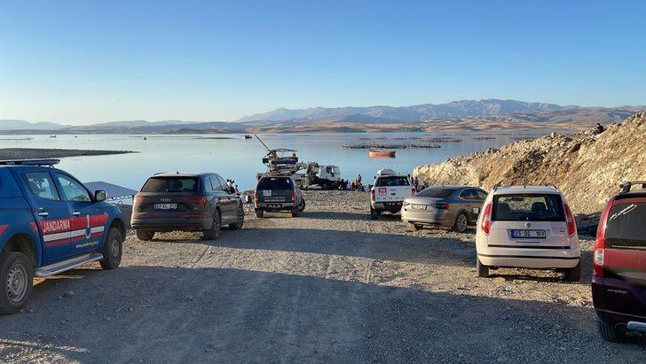 GÜNCELLEME - Elazığ'da Keban Baraj Gölü'nde balıkçı teknesi battı G3