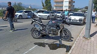 Yunus ekibinin olduğu motosikletle otomobilin çarpışması sonucu polis memuru yaralandı