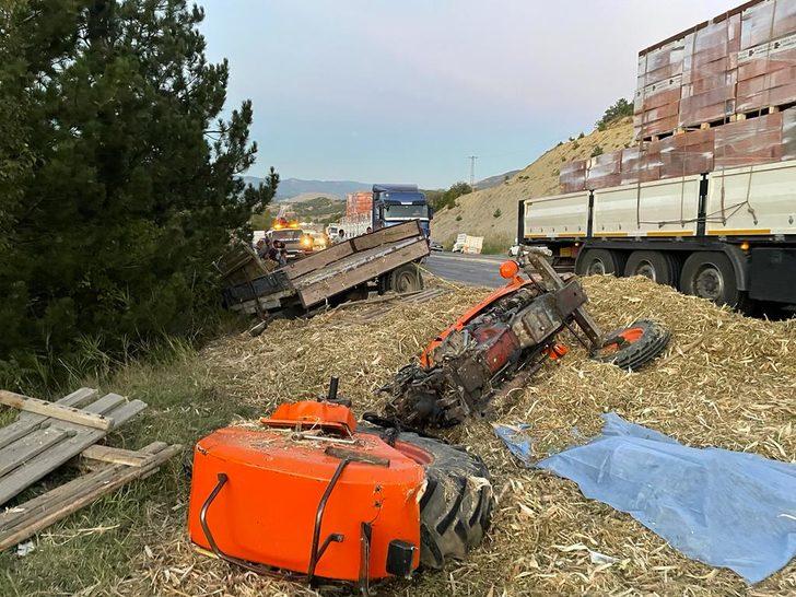 Kastamonu'da otobüs ile traktör çarpıştı, 1 kişi öldü, 9 kişi yaralandı G2