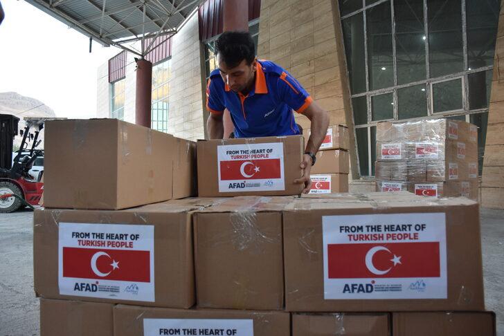 Hakkari'den Pakistan'daki sel bölgesine yardım tırı gönderildi G2