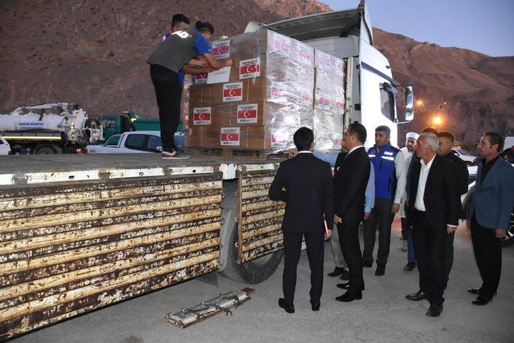 Hakkari'den Pakistan'daki sel bölgesine yardım tırı gönderildi G3