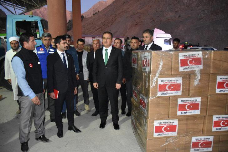 Hakkari'den Pakistan'daki sel bölgesine yardım tırı gönderildi G4