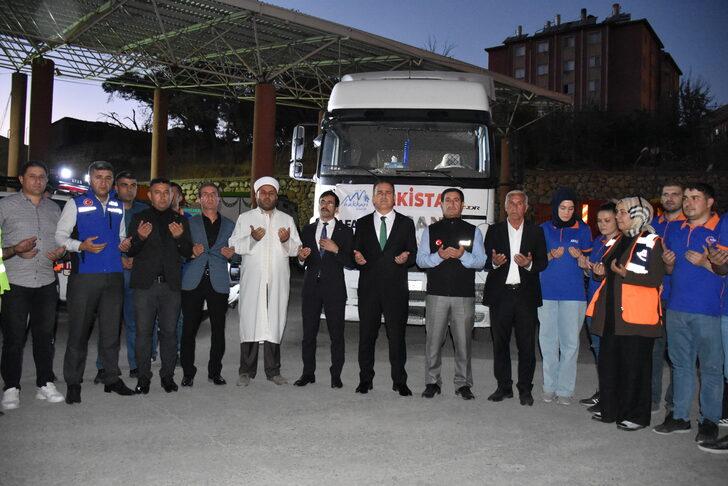 Hakkari'den Pakistan'daki sel bölgesine yardım tırı gönderildi G5