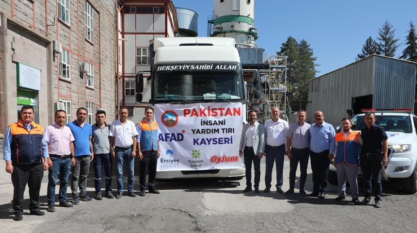 Kayseri Şeker'den Pakistan'daki sel bölgesine yardım