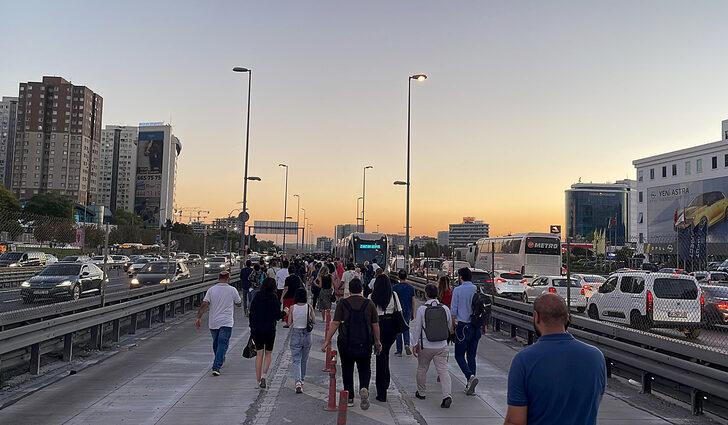 GÜNCELLEME 3 - Avcılar'da metrobüsler çarpıştı G5