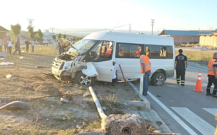 Samsun'da tarım işçilerini taşıyan minibüs devrildi, 27 kişi yaralandı G4