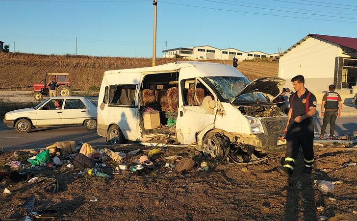 Samsun'da tarım işçilerini taşıyan minibüs devrildi, 27 kişi yaralandı G5