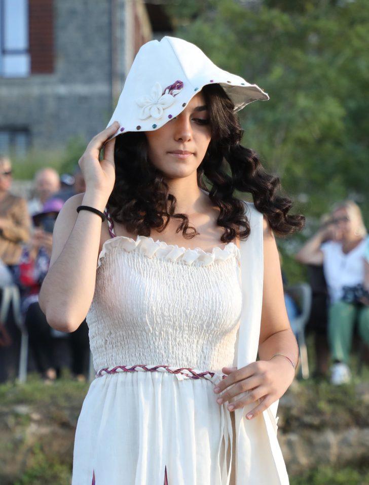 Rize'de yöresel kıyafetler defilesi düzenlendi G3