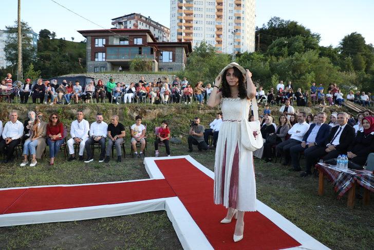 Rize'de yöresel kıyafetler defilesi düzenlendi G5