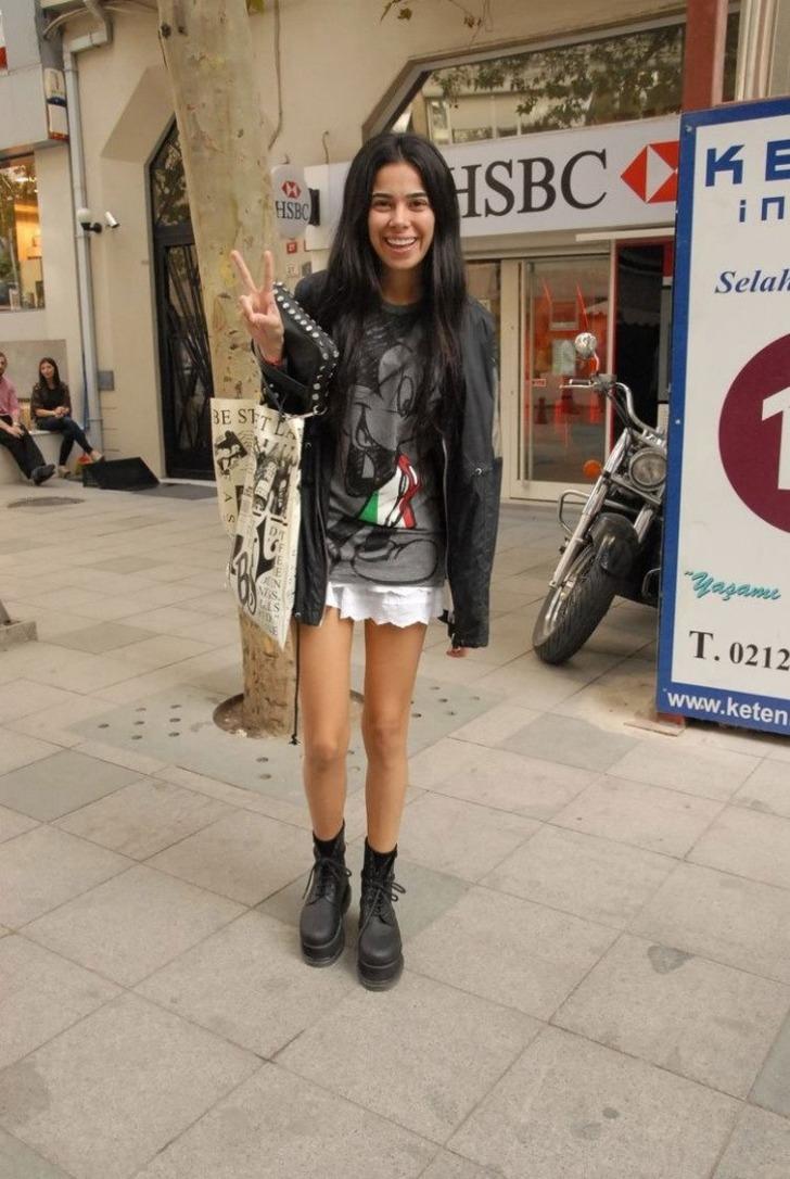 Asena Atalay'dan alkışlanacak hareket G2